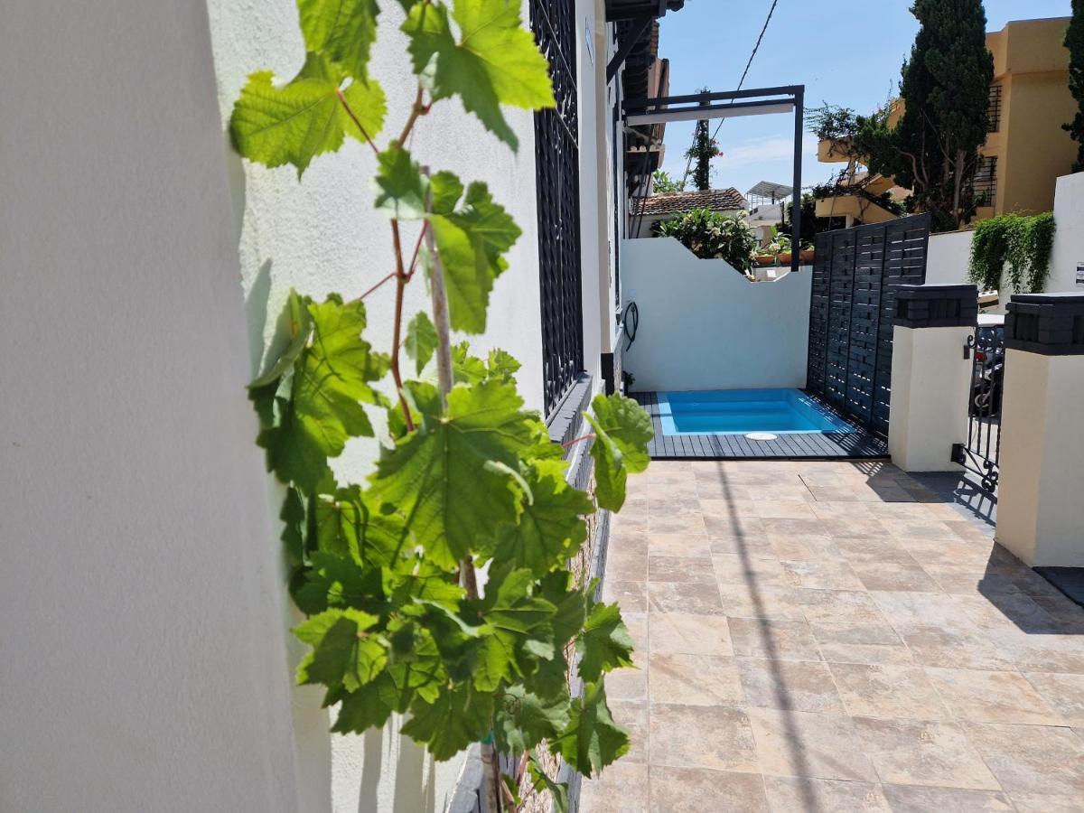Villa Del Parque Flats Balneario De Pina Málaga Esterno foto